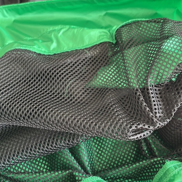 NWT ESSENTIALS SPORT PULLOVER PACKABLE - Picture 10 of 10